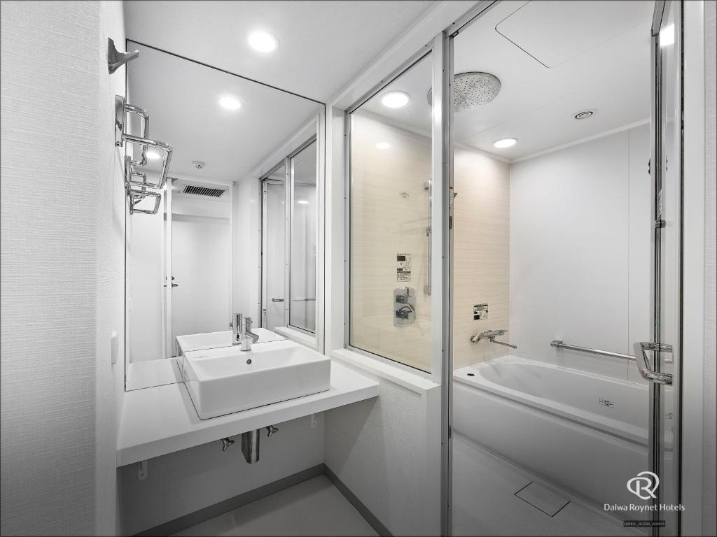 Koupelna v ubytování Daiwa Roynet Hotel Numazu