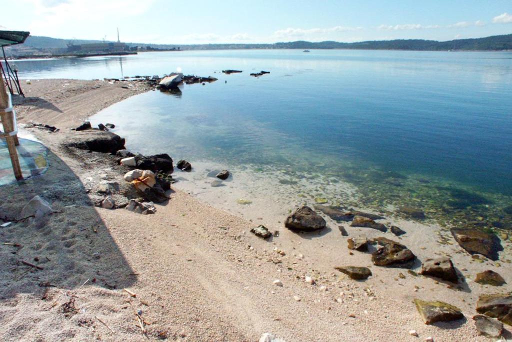 Apartments with parking space Trogir - 24605