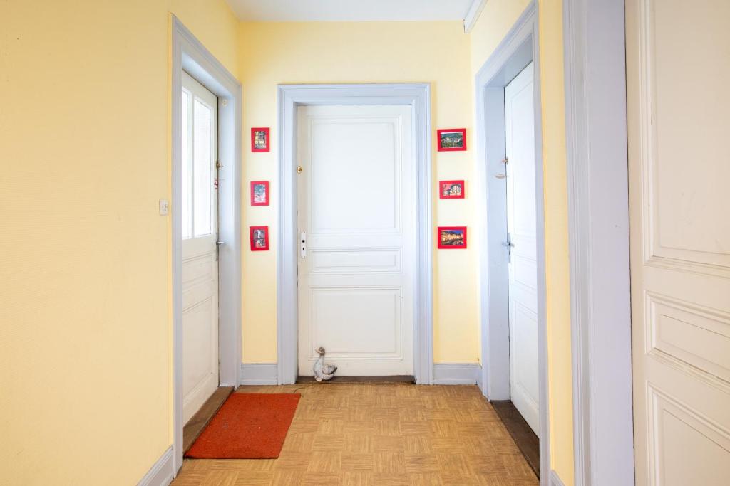 GANZALIESELE, Idéal Pro, Gare à 2 minutes à pied, Bus devant l'Immeuble, Arrivée Autonome, Wifi, Centre historique de Colmar, Appartement lumineux et calme, – photo 26