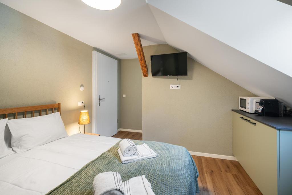 BetweenLakes Studio 2nd floor - Resim 13