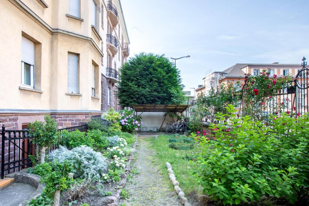 GANZALIESELE, Idéal Pro, Gare à 2 minutes à pied, Bus devant l'Immeuble, Arrivée Autonome, Wifi, Centre historique de Colmar, Appartement lumineux et calme, – photo 24