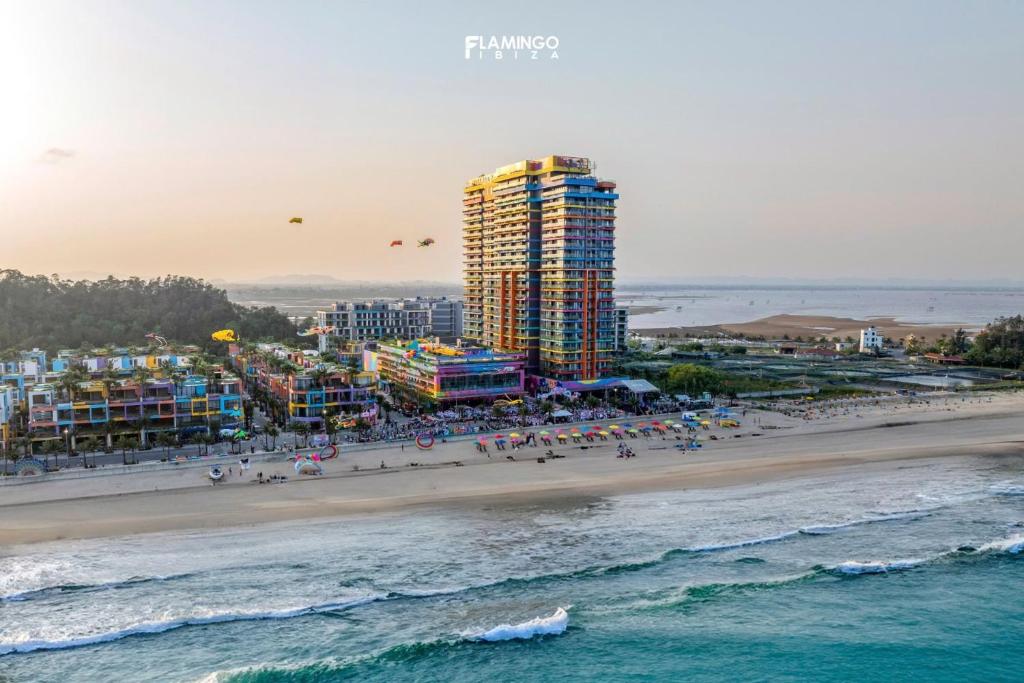 Foto sihtkohas Thanh Hóa asuva majutusasutuse Flamingo Ibiza Hải Tiến Luxury Stay galeriist