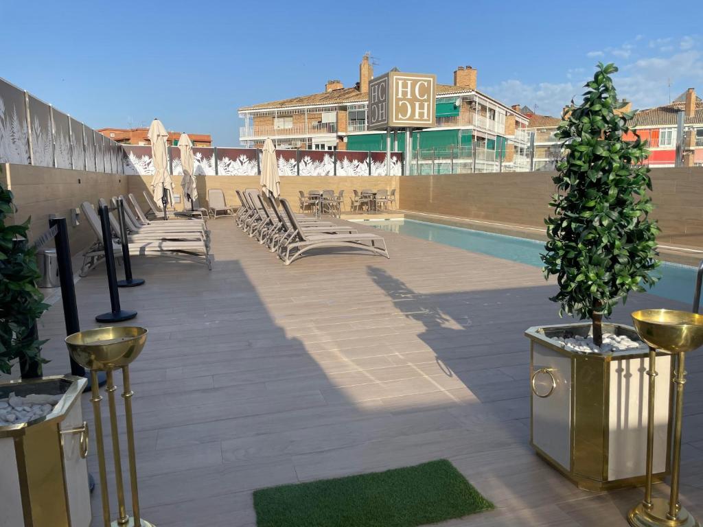 Bazén v ubytování Hotel Andalucía Center nebo v jeho okolí