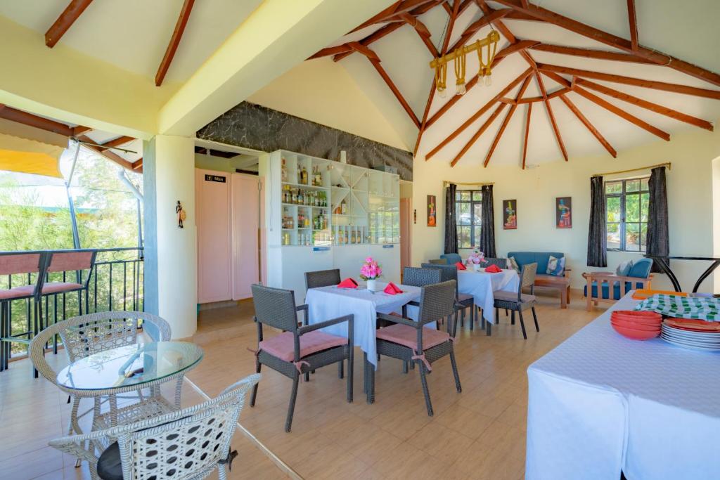 Φωτογραφία από το άλμπουμ του Mua Hills Tented Camp σε Katelembu