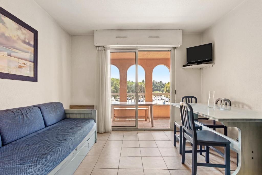 Μια τηλεόραση ή/και κέντρο ψυχαγωγίας στο T2 Meublé 38m² loggia 6 pers maxi