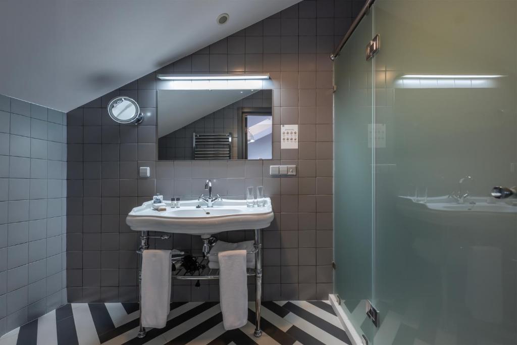 Koupelna v ubytování Kabadoni Boutique Hotel