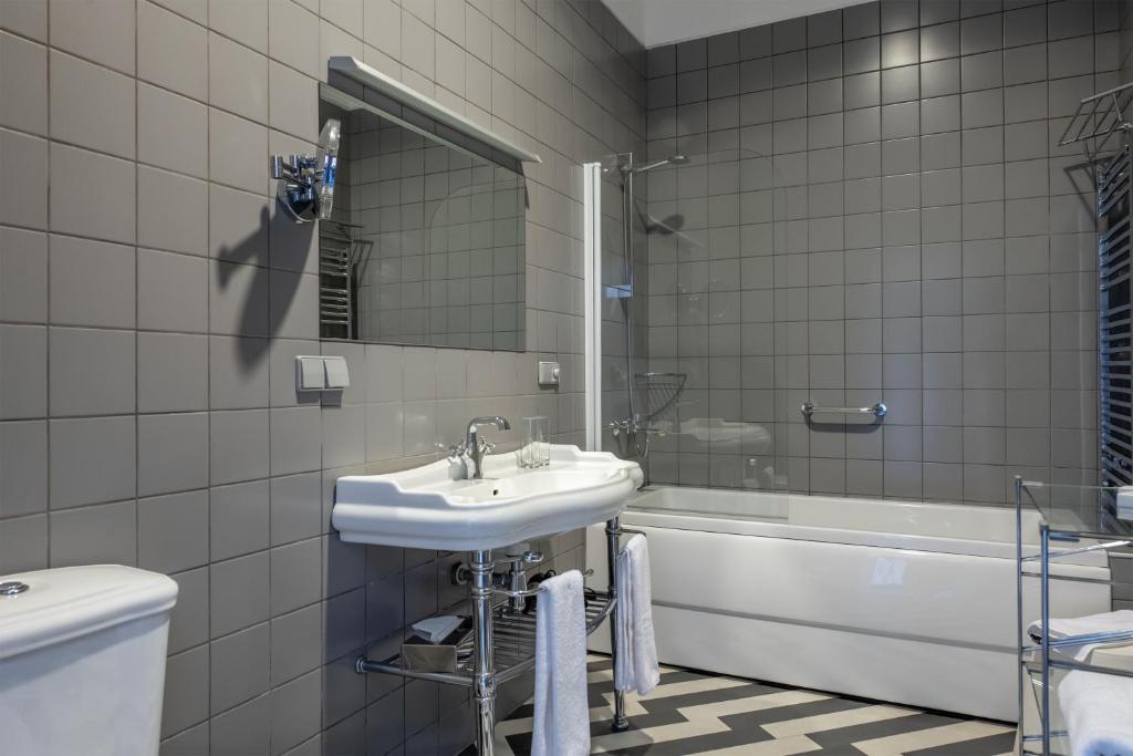 Koupelna v ubytování Kabadoni Boutique Hotel