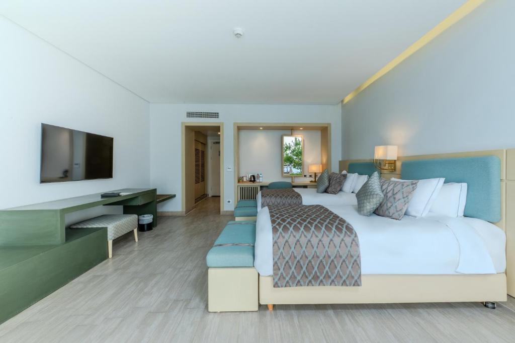 Cleopatra Sidi Heneish - 4