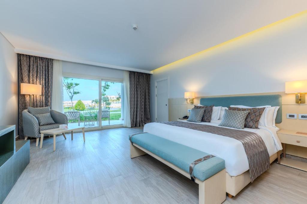 Cleopatra Sidi Heneish - 6