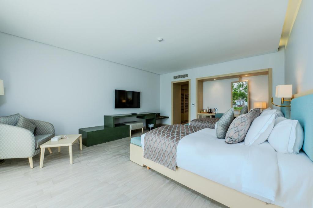 Cleopatra Sidi Heneish - 12