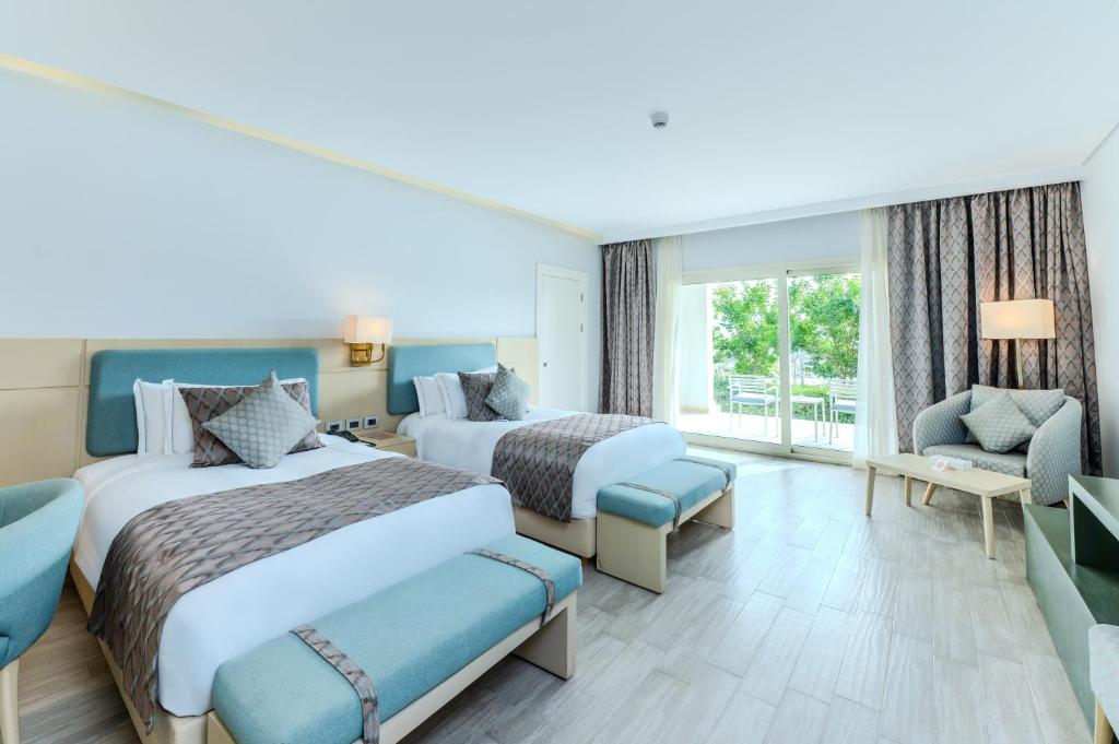 Cleopatra Sidi Heneish - 11