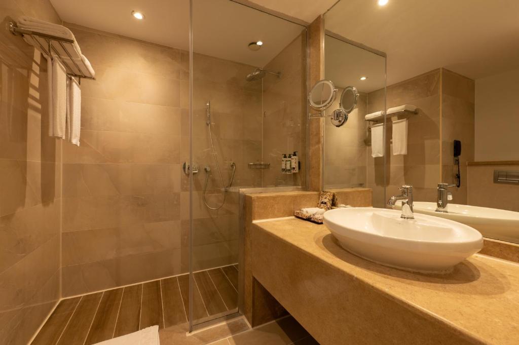 Cleopatra Sidi Heneish - 9