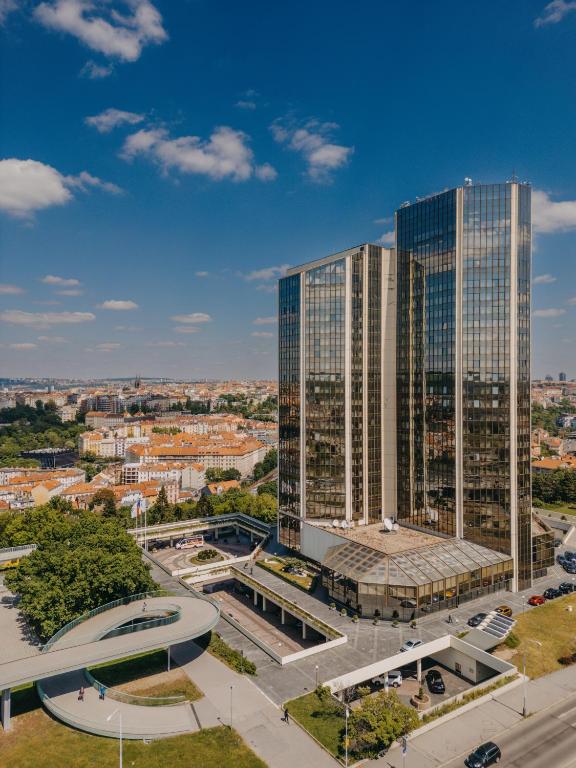 Nespecifikovaný výhled na destinaci Praha nebo výhled na město při pohledu z hotelu