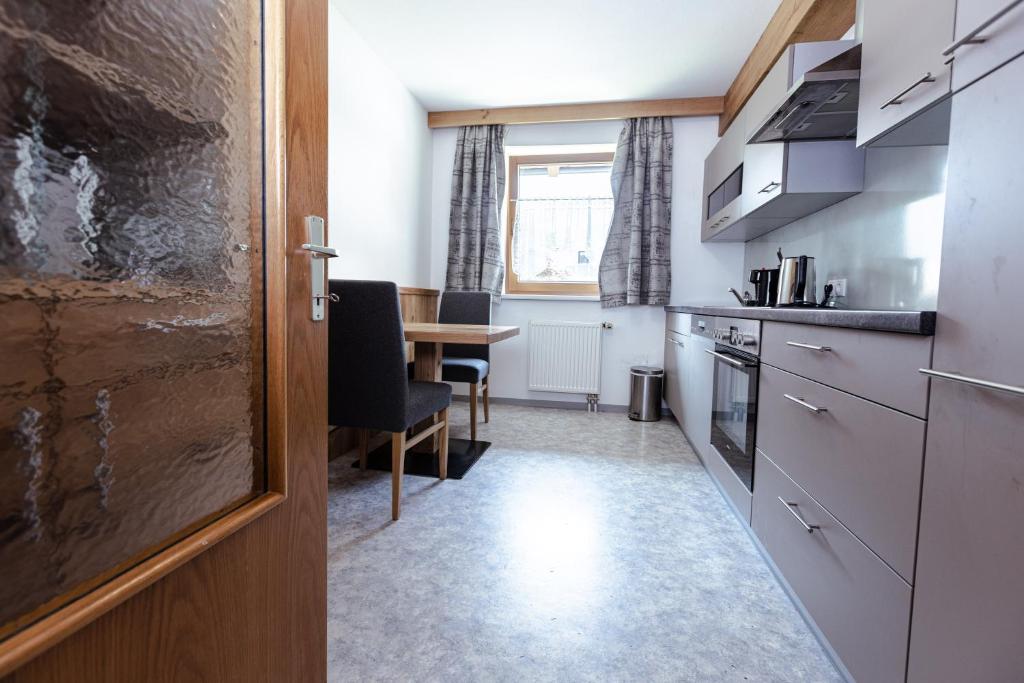 Kuchyňa alebo kuchynka v ubytovaní Hotel Kohlerhof
