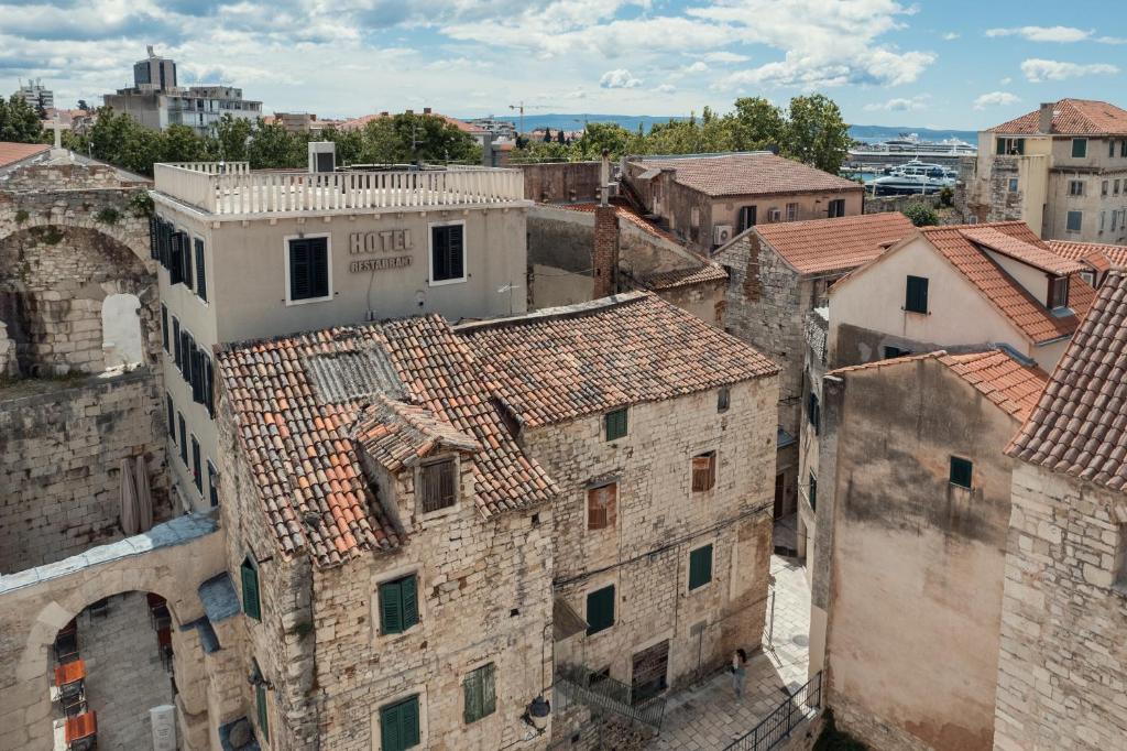 Nespecifikovaný výhled na destinaci Split nebo výhled na město při pohledu z hotelu