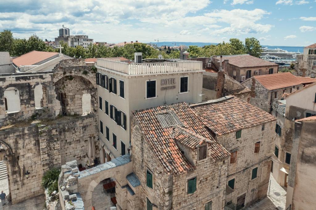 Hotel Peristil - Resim 1