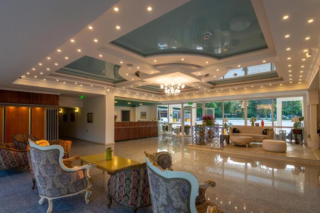 Posezení v ubytování Hotel Craiova Olimp by Phoenicia