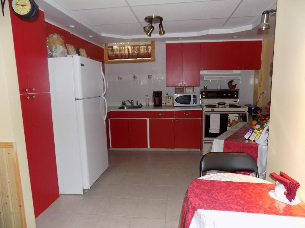 Una cocina o cocineta en Gîte Esprit Follet