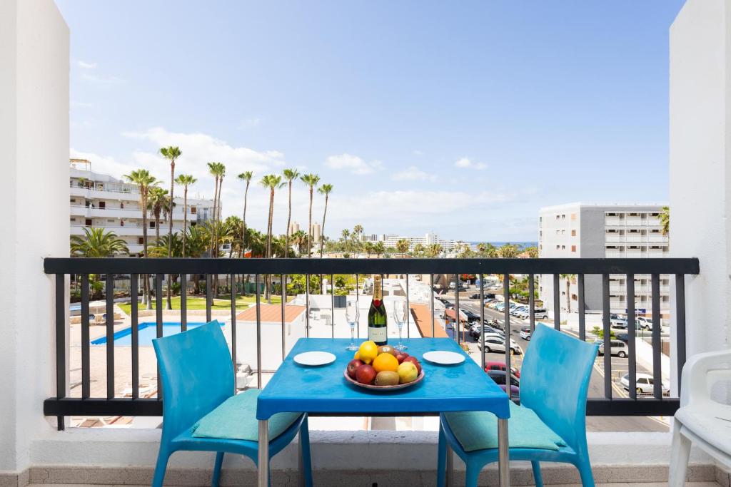 A balcony or terrace at Cosy apartment near the sea in Las Americas