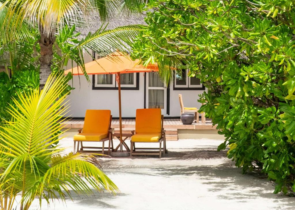 Zahrada ubytování Angsana Velavaru - Enjoy 50 percent off seaplane and 2 times free excursions for 2 pax, Book Stay period from18 June to 30 Sep 2025