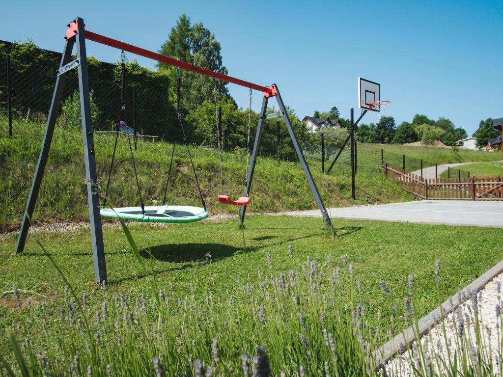 Detský kútik v ubytovaní Apartament Słoneczna Rapsodia - blisko Parku Zdrojowego - piękny widok - ogród - taras