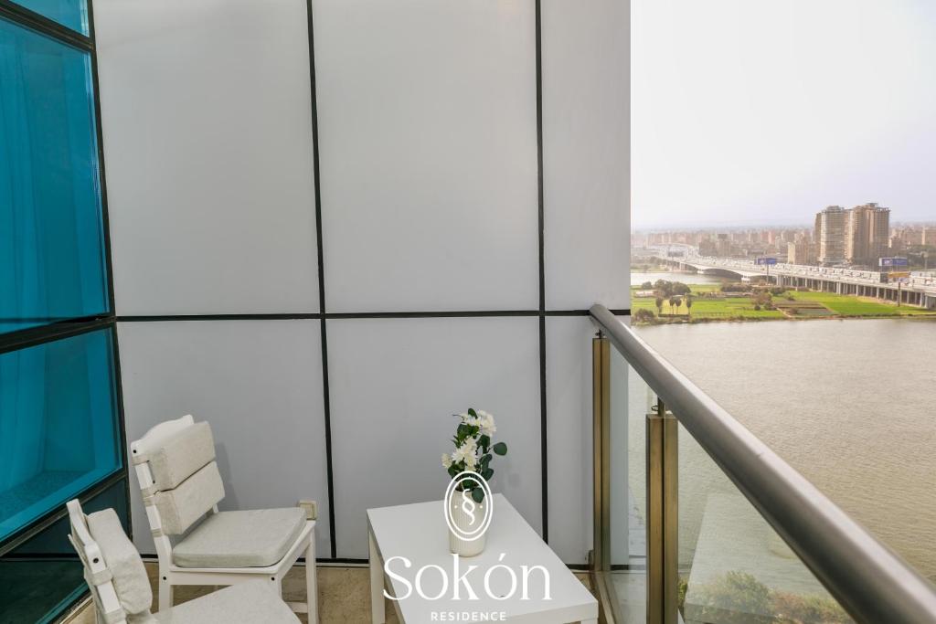 Balkón nebo terasa v ubytování Sokon Residence Nile view at Maadi
