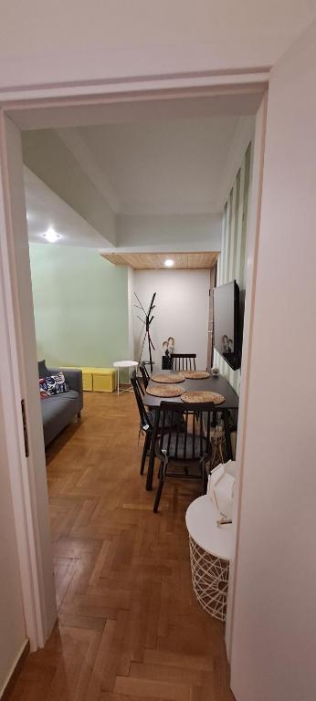 Athens Stadium path quiet & central 4 persons apartment