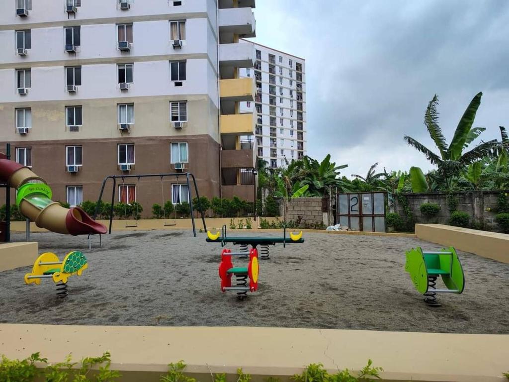 Ο χώρος παιχνιδιού για παιδιά στο Relaxing Getaway at Saekyung Phase 3 near airport