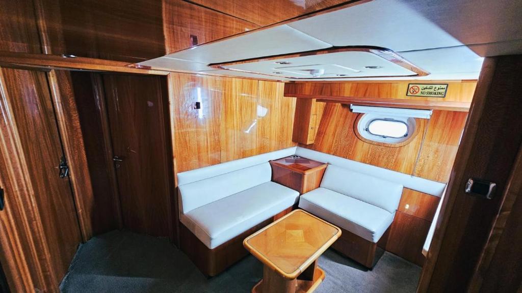 Posezení v ubytování Riviera Leisure Yachts Dubai