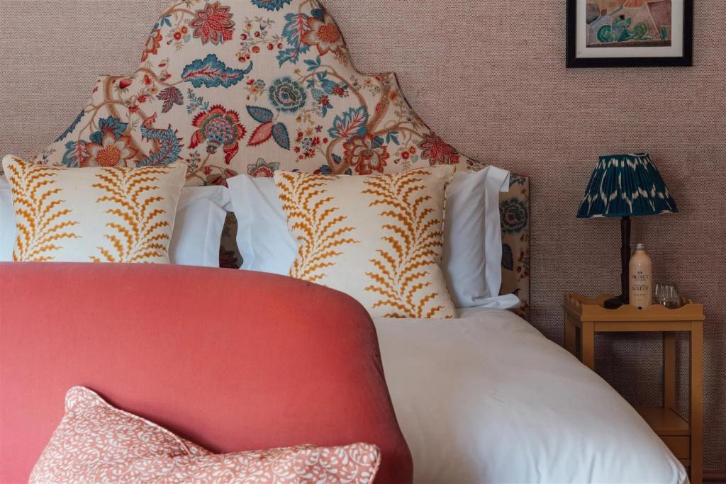Deans Place Hotel - 