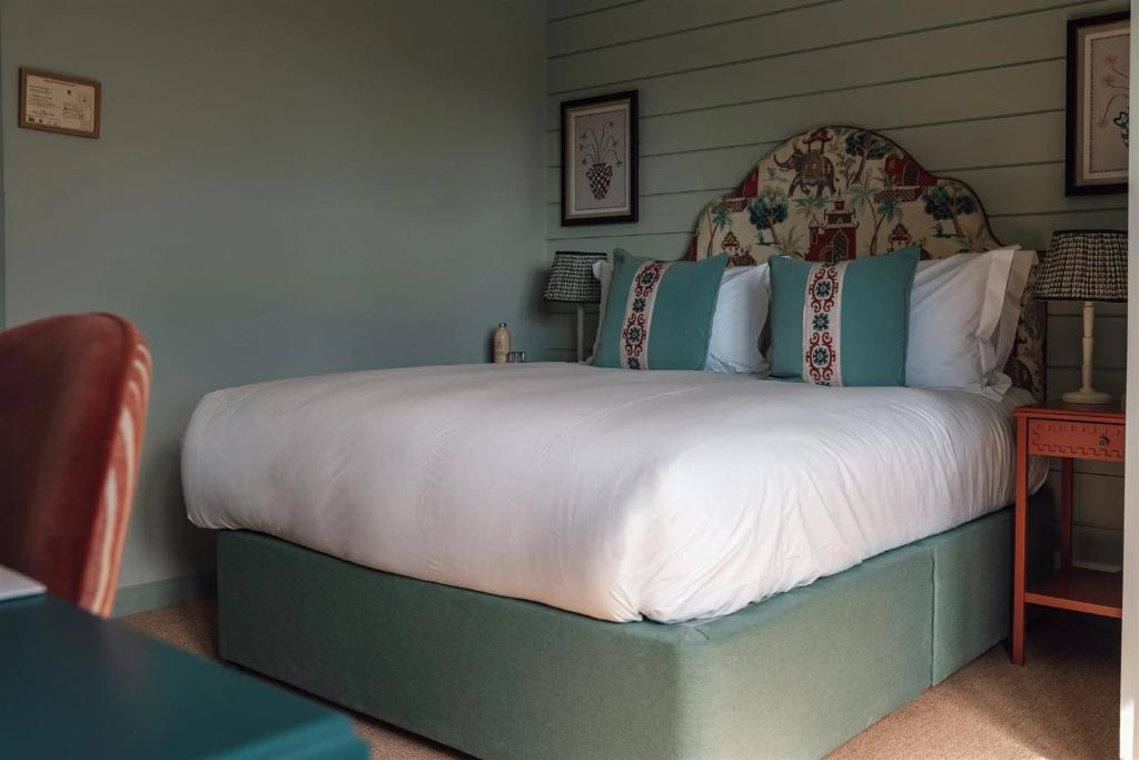 Deans Place Hotel - 