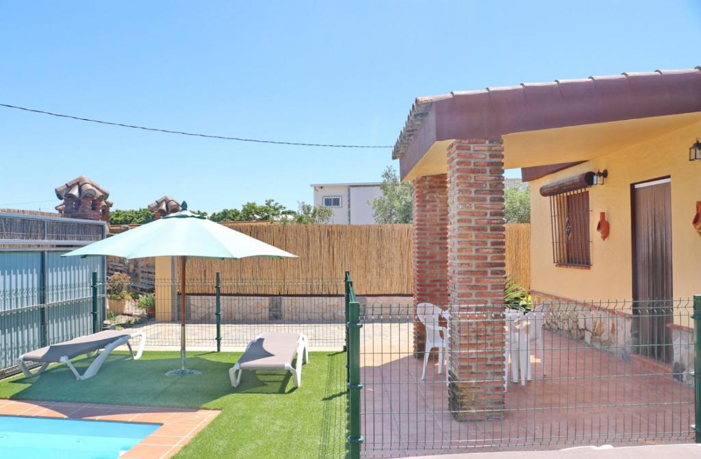 The swimming pool at or close to Chalet Bella Mendoza