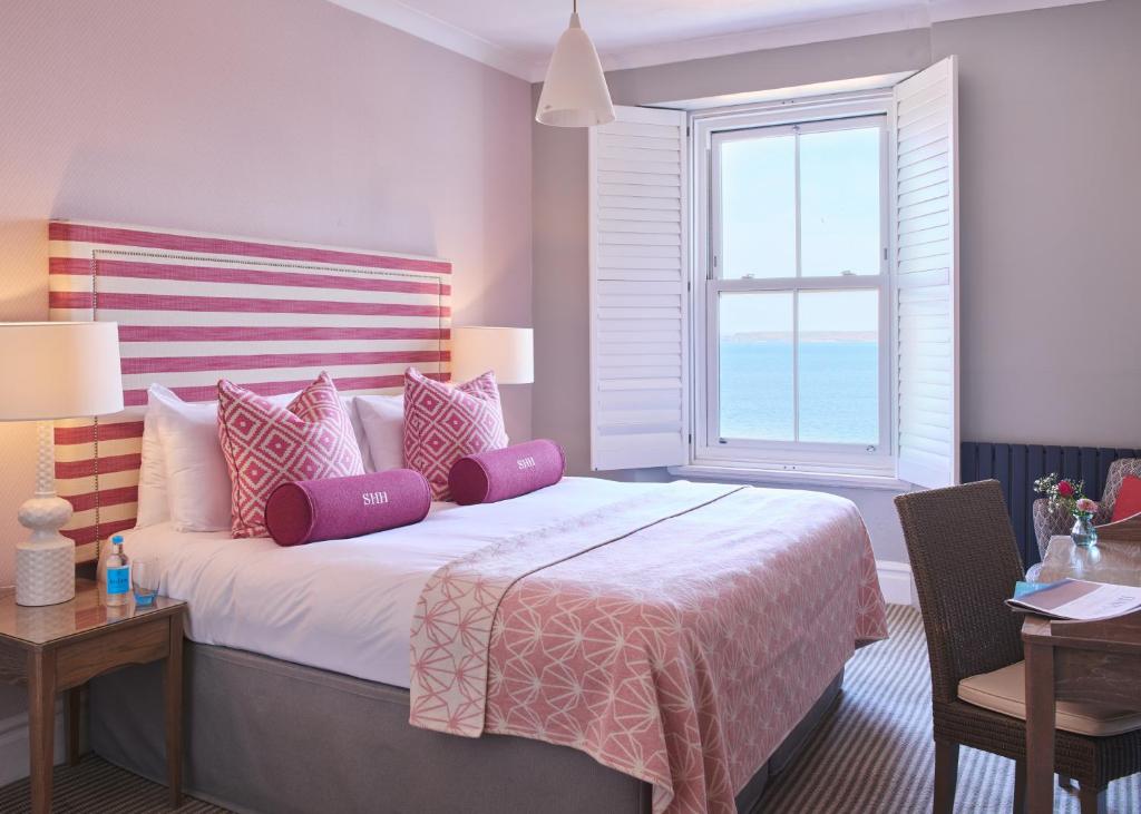 Кровать или кровати в номере Harbour Hotel & Spa St Ives