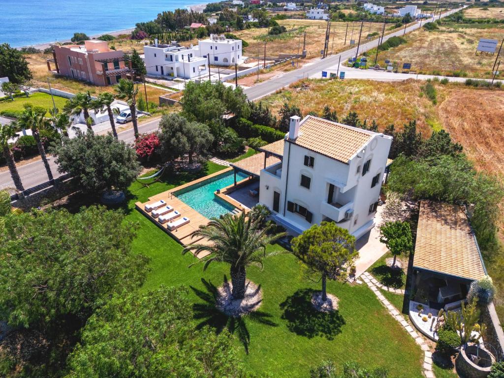 Bazén v ubytování Mi Casa South Rhodes nebo v jeho okolí