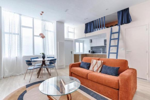 Photo de la galerie de l'établissement Chapelle Ordener Cosy Apartment Mezzanine 4P, à Paris