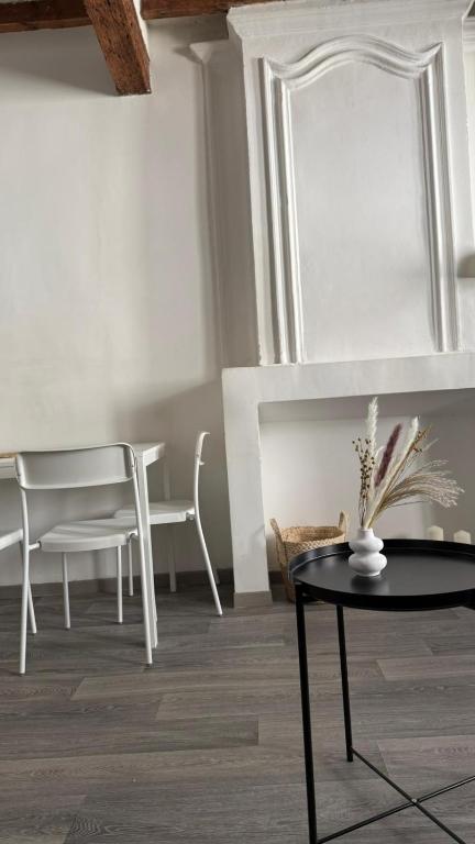 Fotografie z fotogalerie ubytování Studio dans le centre ancien v destinaci Carpentras