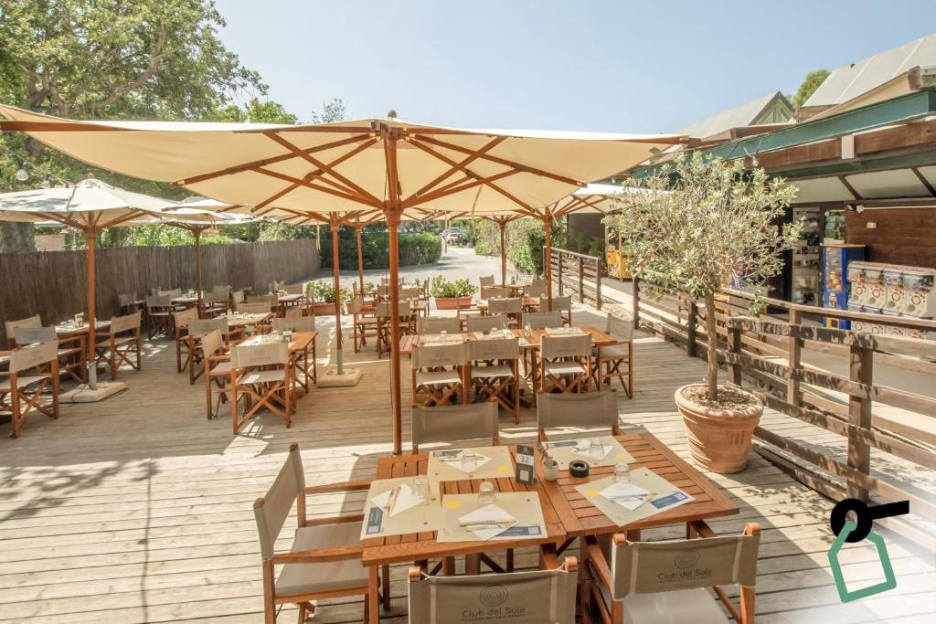 Restaurace v ubytování HOTIDAY Lodge Castiglione