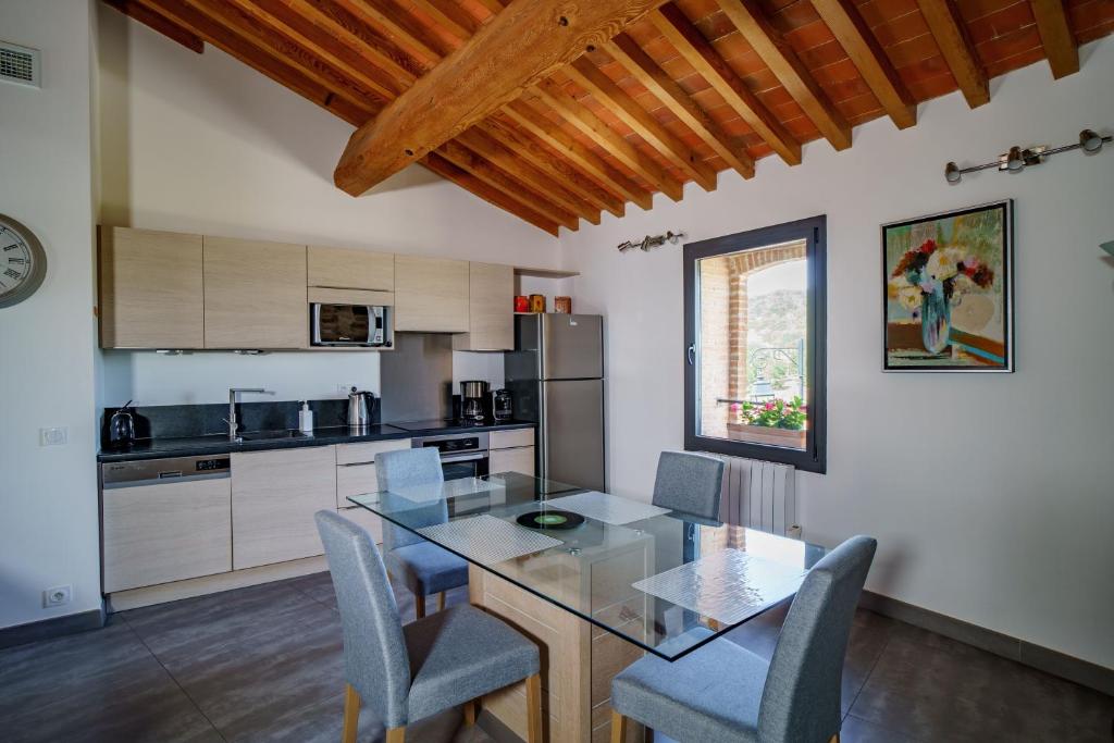 Kuchyňa alebo kuchynka v ubytovaní Côté Grange à Bélesta