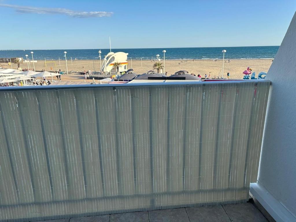 Общий вид на море или вид на море из апартаментов/квартиры