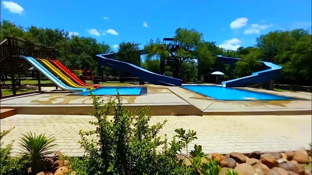Bazén v ubytování Kruger Dreams Lodge nebo v jeho okolí