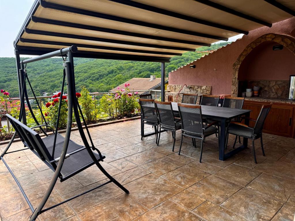 Villa Horizon - Spacious Sea View House with 6 Bedrooms in Balchik