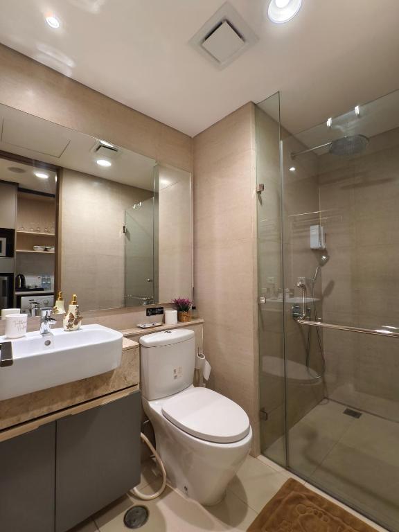 Studio Sea View Apartment at Gold Coast PIK by MYsweethome - 5