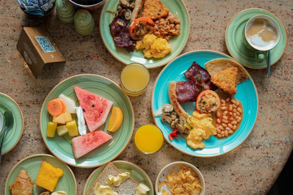 Radisson Dubai Damac Hills - Resim 29