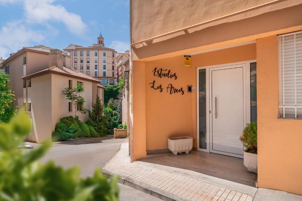 Budova, kde se aparthotel nachází