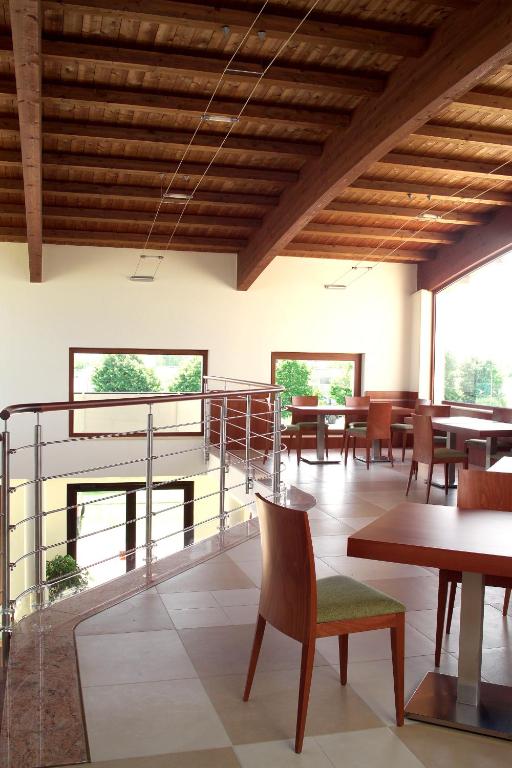 Istumisnurk majutusasutuses Hermes Hotel