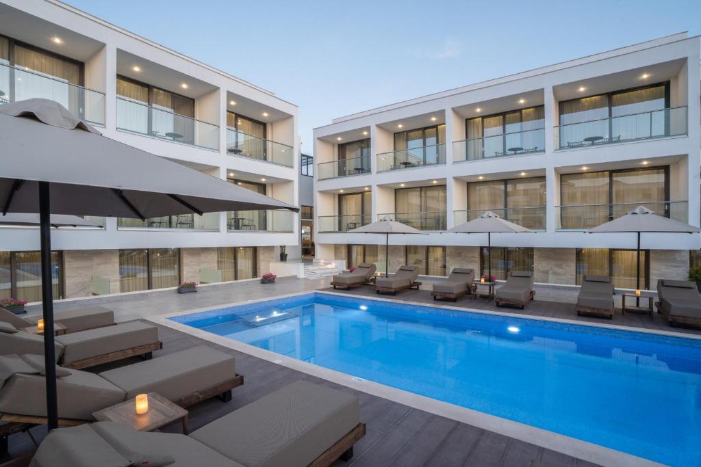 Bazén v ubytování Ellin Hotel & Spa nebo v jeho okolí