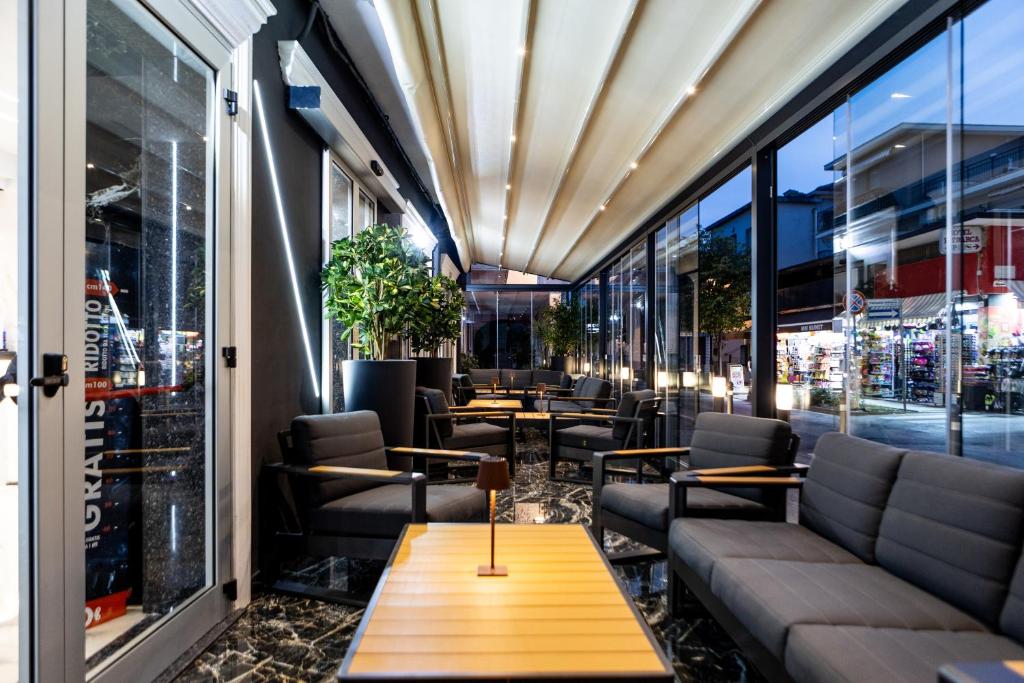 La Tour Palace Hotel & Restaurant - Resim 7