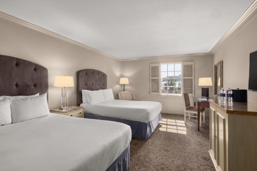 Dauphine Orleans Hotel - 