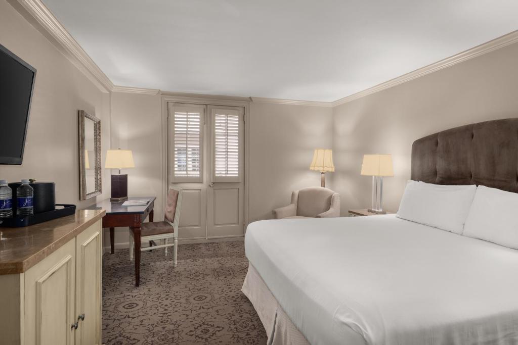 Dauphine Orleans Hotel - 
