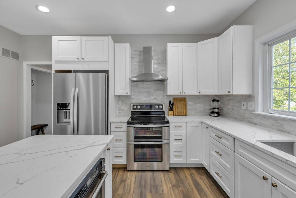 Gallery image of Serene 4BD/4BA Countryside +Hot Tub by Lake & Golf in Saint Albans